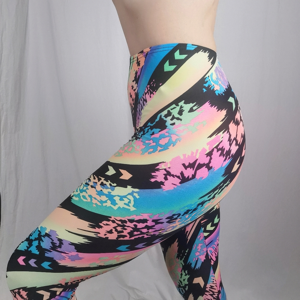 *sold* vintage neon geometric spandex leggings Le Fun Skin retro biker shorts - Picture 4 of 6